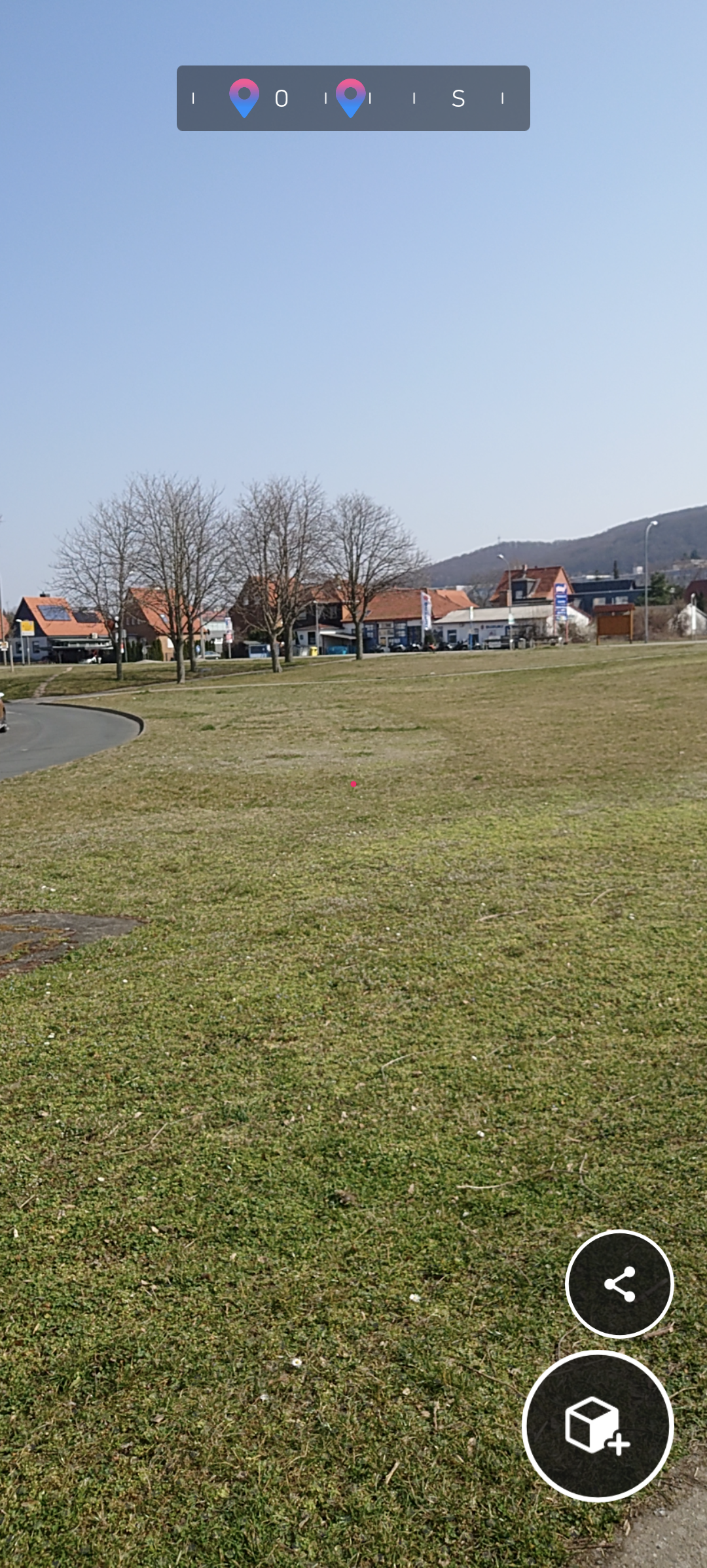 Im Entdecken-Modus zeigt ein Kompass nahegelegene AR-Objekte.